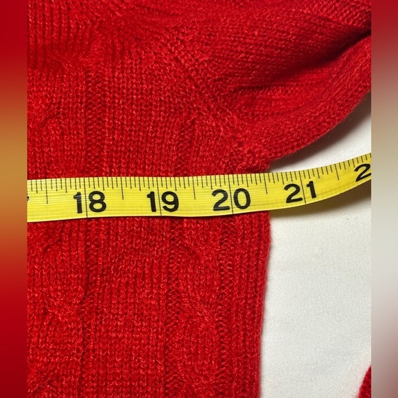 Turtle Bay New York Red Cable Knit Women's Sweater - Picture 4 of 6